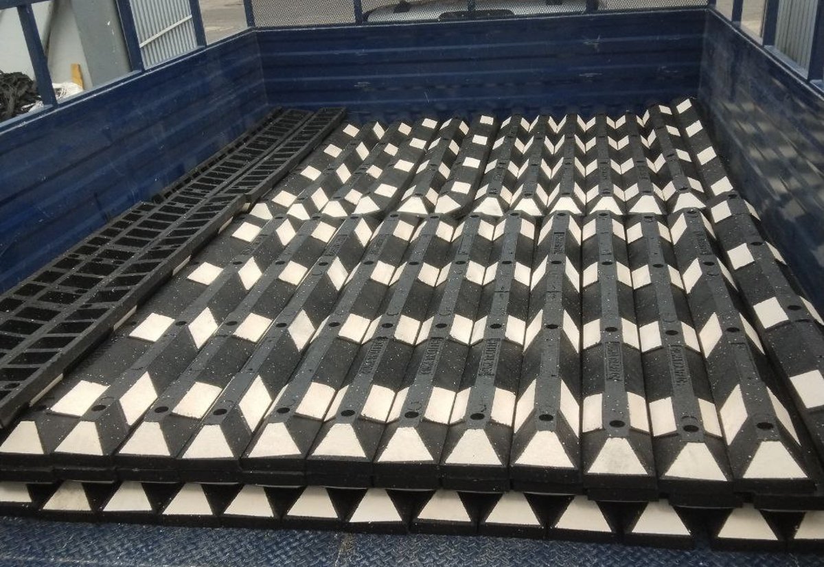 topes de estacionamiento con reflejante